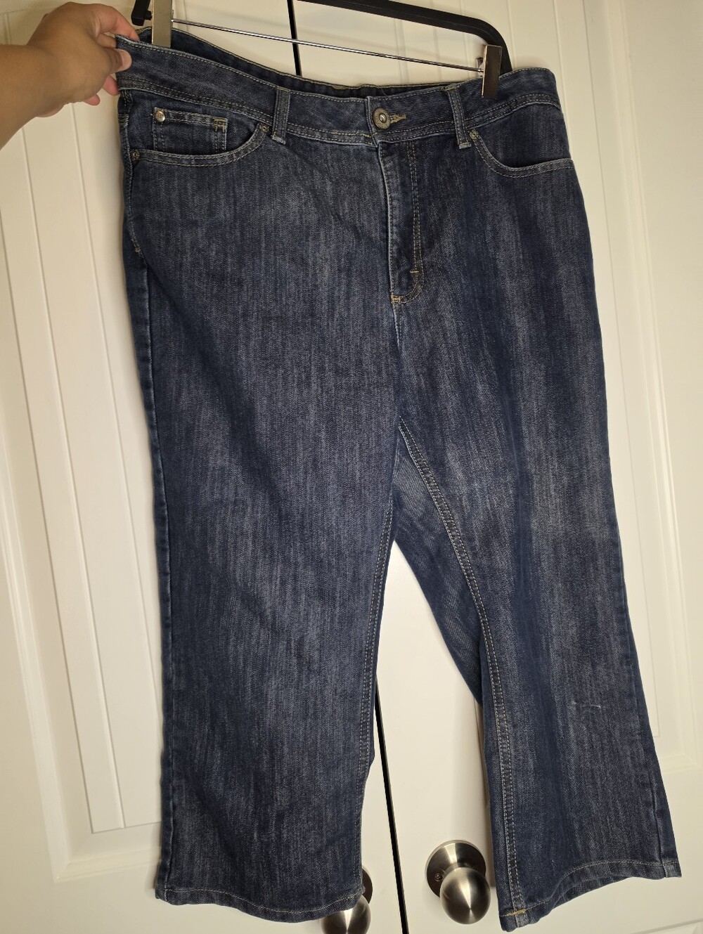 Wrangler Women's Size 16M Dark Wash Denim Crop Jeans Mid Rise Straight Leg